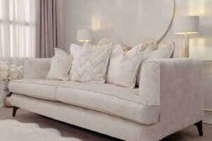 Bild von Gisele Oyster Textured Chenille, Pillowback Sofa Range With Walnut Legs, 3 Seater Sofa / 3 Seater Sofa