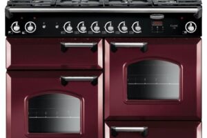 Bild von Rangemaster CLA110NGFCY/C Classic Gas 110cm Range Cooker Cranberry Chrome