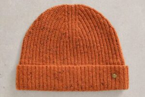 Bild von White Stuff Albie Rib Knitted Beanie Dark Orange