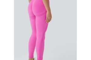 Bild von Halara Seamless Flow High Waisted Ruched 7/8 Yoga Leggings – Fuchsia Fedora – XS(7/8) Female